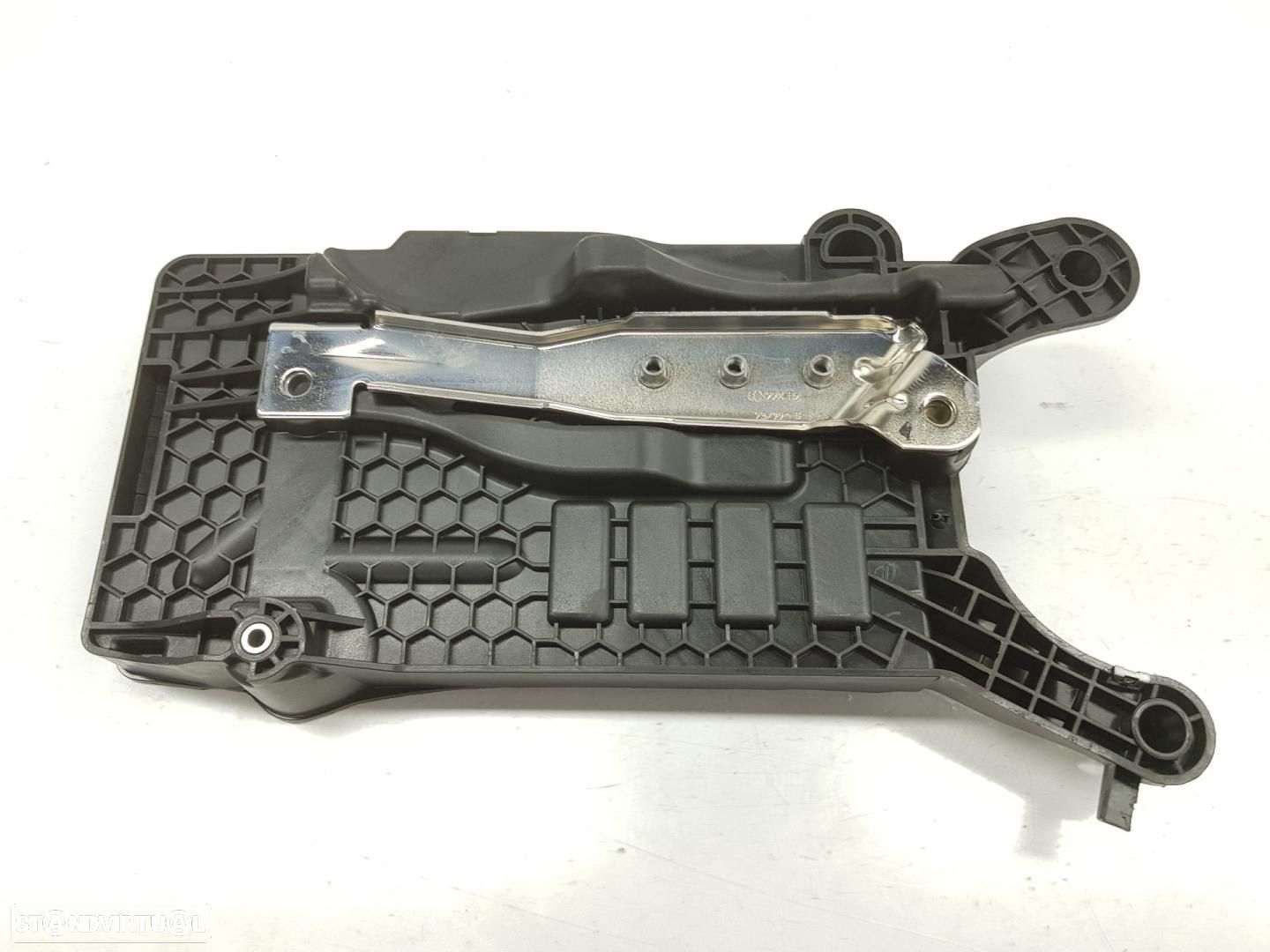 SUPORTE DE BATERIA SKODA KAMIQ NW4 - 1