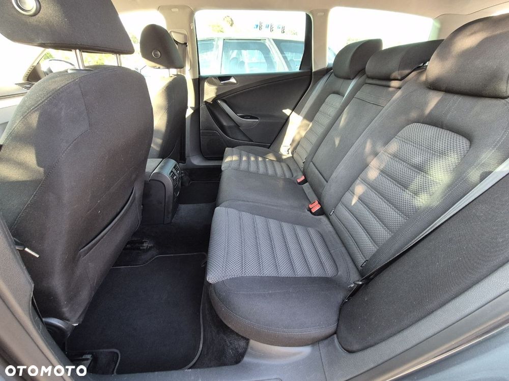 Volkswagen Passat 2.0 TDI DPF Sportline - 6