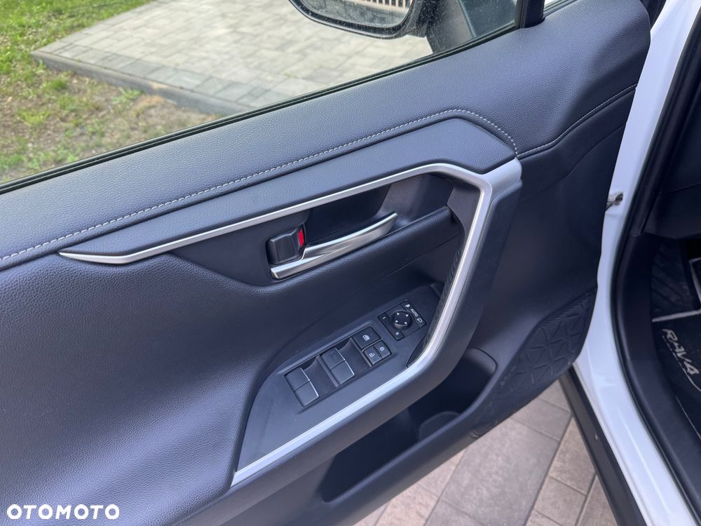 Toyota RAV4 - 16