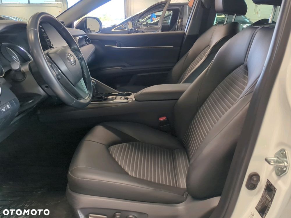 Toyota Camry 2.5 Hybrid Prestige CVT - 8