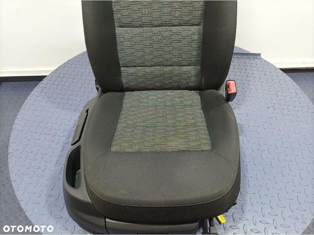 SKODA OCTAVIA II LIFT FOTEL PRZÓD PRAWY PASAŻERA EU - 2