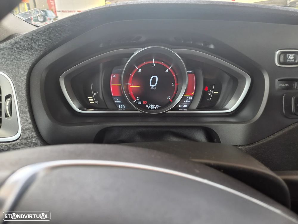 Volvo V40 D2 - 12