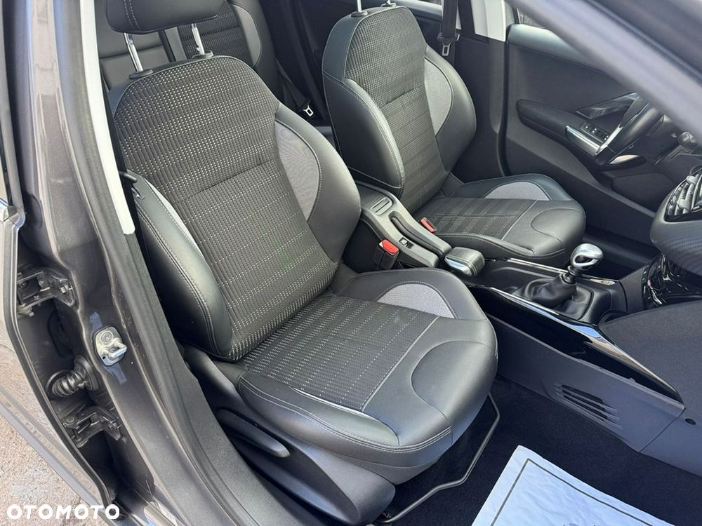 Peugeot 2008 - 11