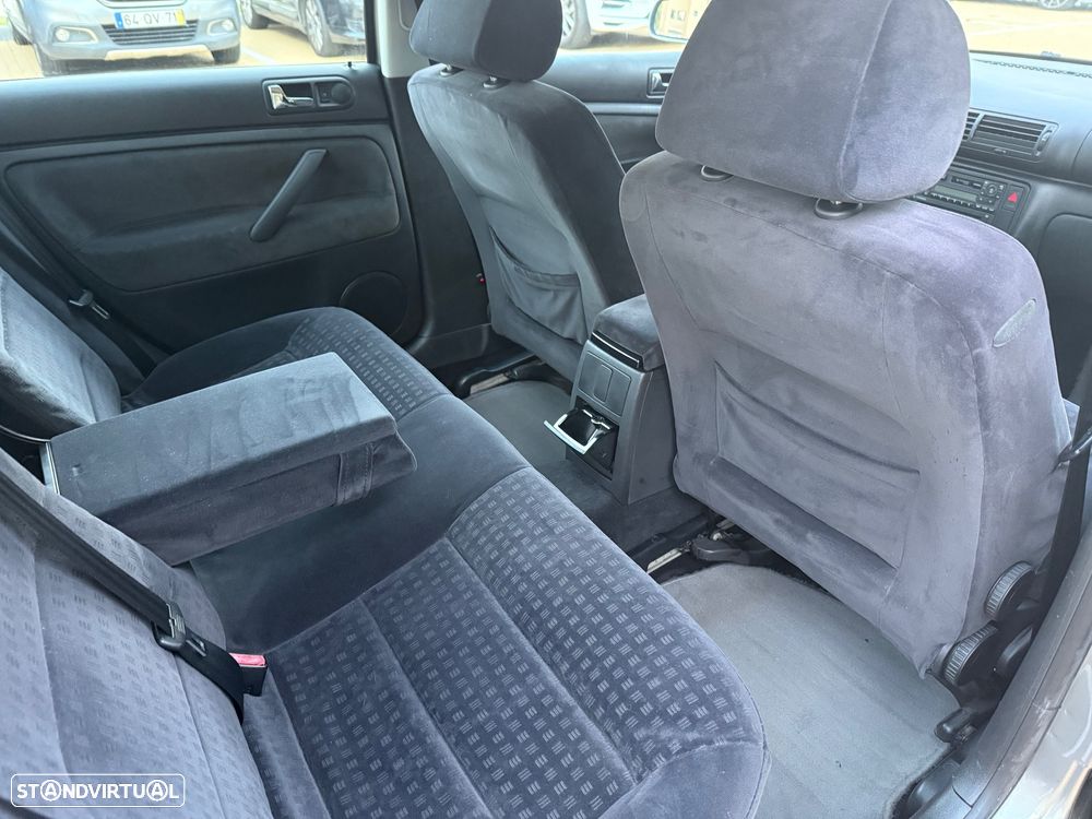 VW Passat 1.9 TDi Confortline 6V - 9