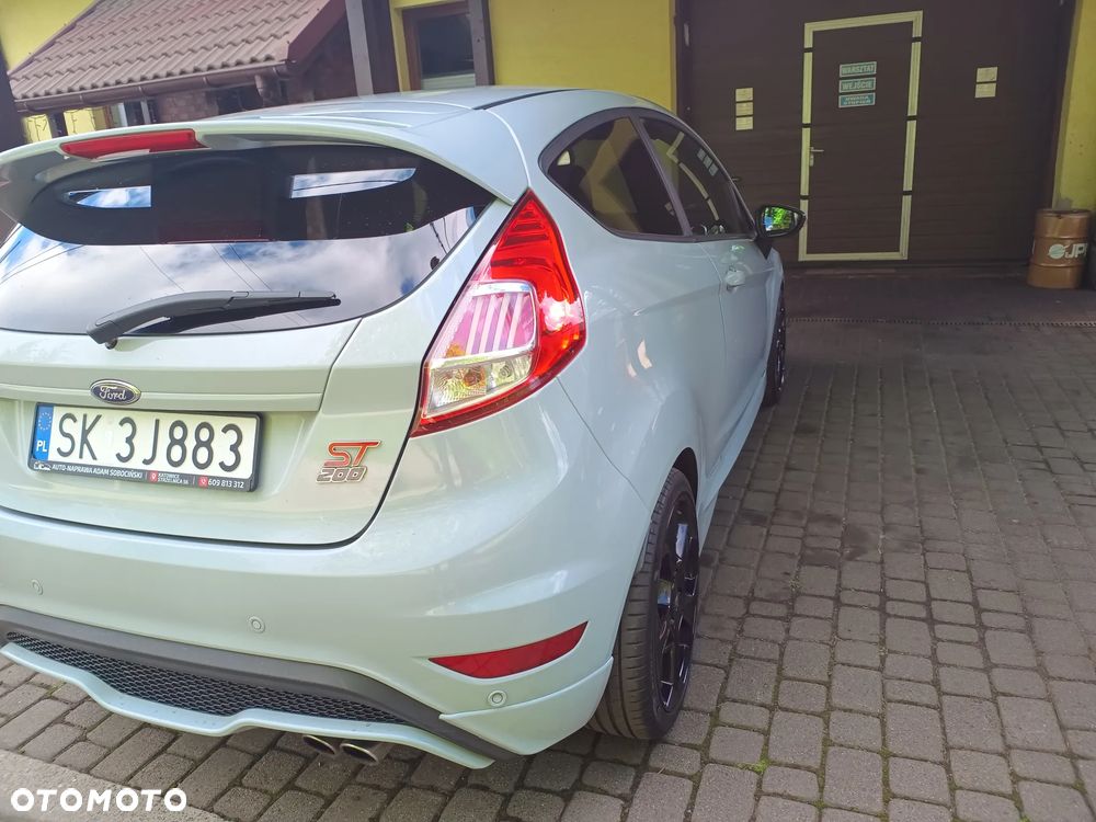 Ford Fiesta - 22