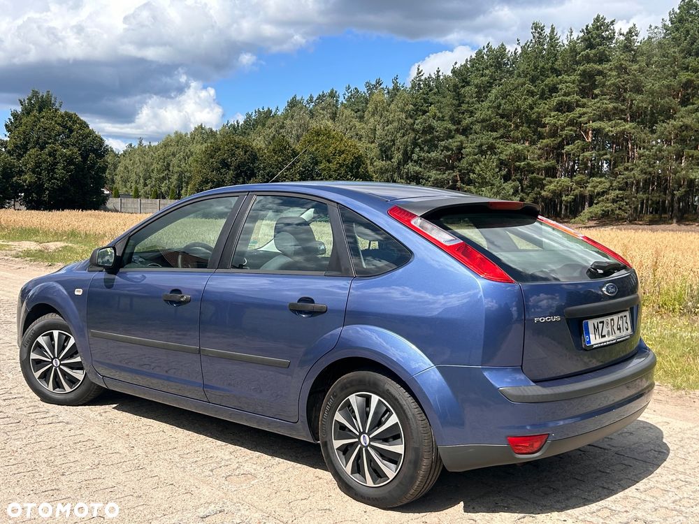 Ford Focus 1.6 16V Style - 9
