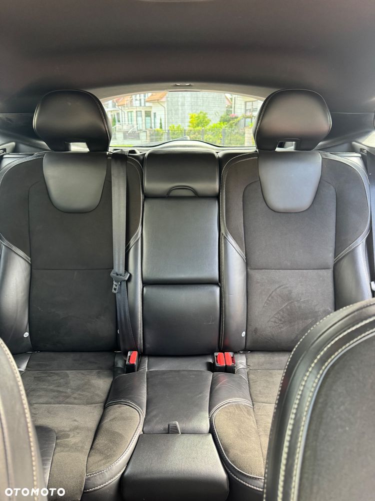 Volvo V40 D2 Drive-E R-Design Kinetic - 16