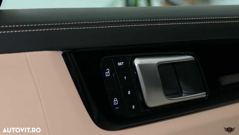 Porsche Cayenne Tiptronic S Platinum Edition - 27