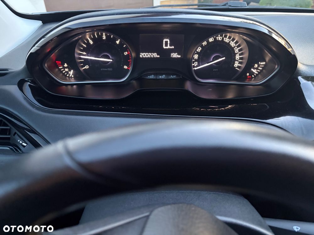 Peugeot 208 1.6 BlueHDi Active S&S - 8