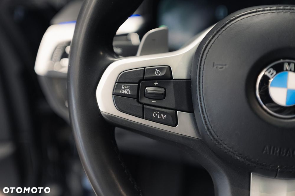 BMW Seria 5 520d M Sport - 26