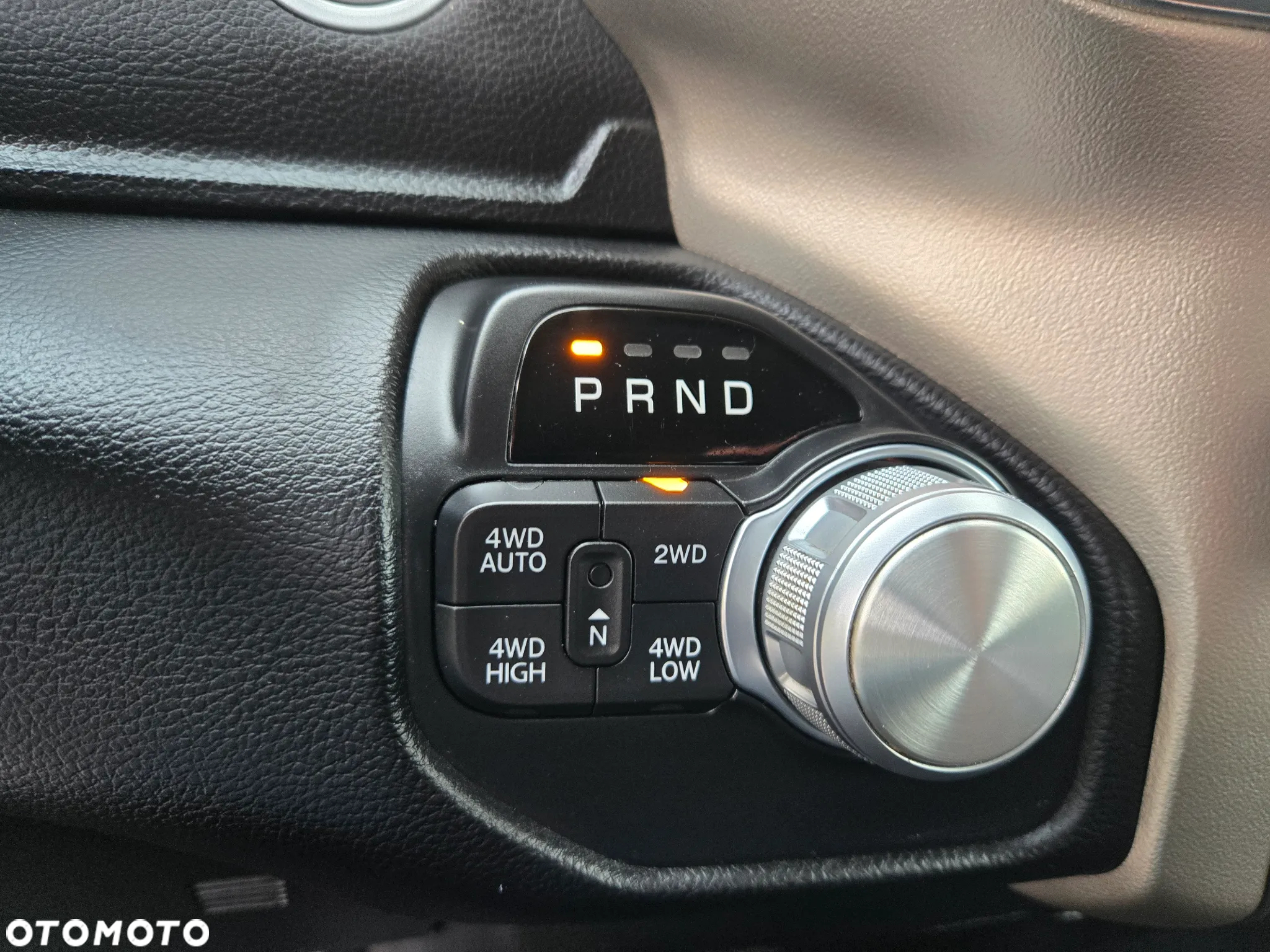 RAM 1500 Crew Cab MB Laramie - 30