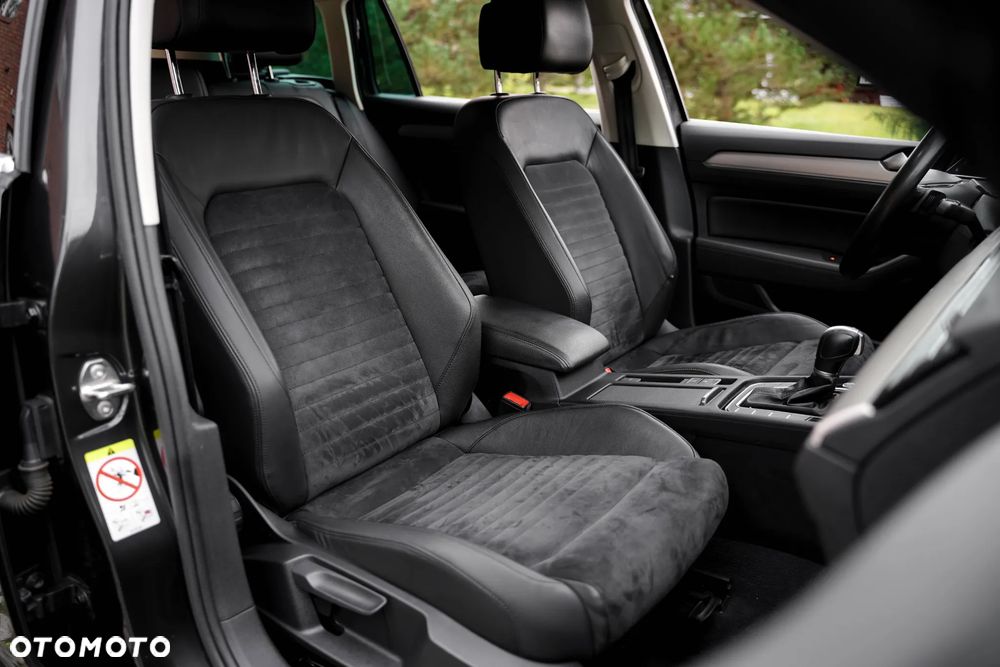 Volkswagen Passat 2.0 TDI SCR DSG Highline - 28