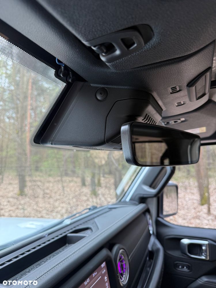 Jeep Wrangler 3.6 Unlim Sahara - 30