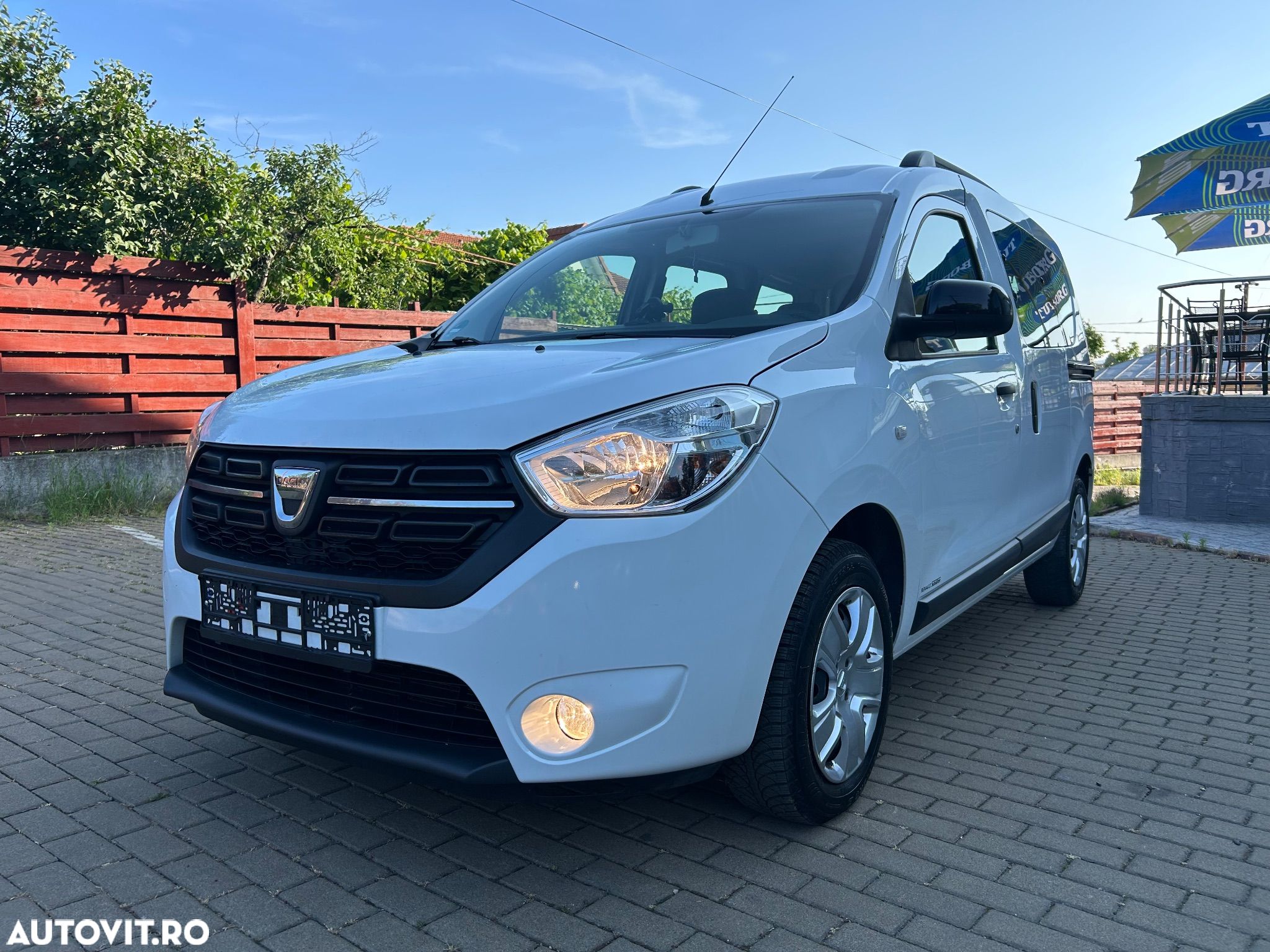 Dacia Dokker 1.5 Blue dCi Laureate - 1