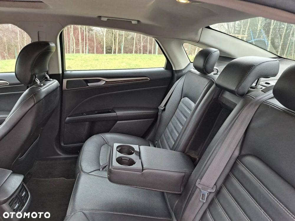 Ford Fusion - 4