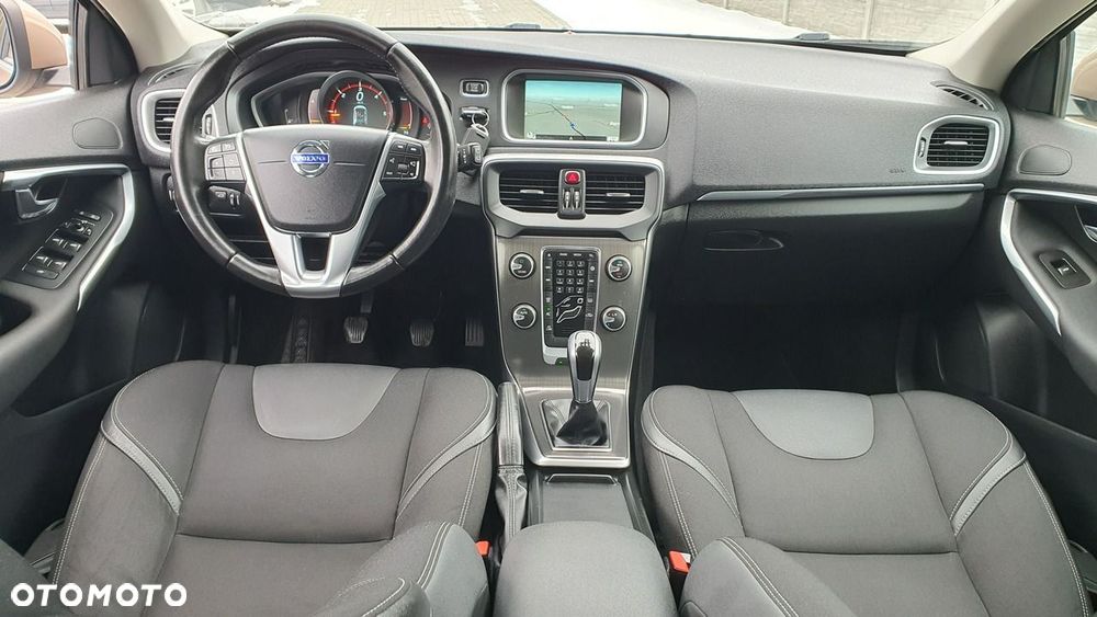 Volvo V40 D2 Momentum - 6