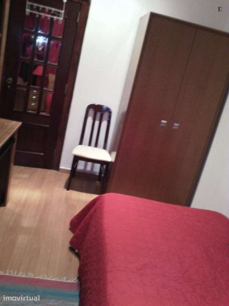 Quarto - localizado em Penha de França Lisbon - Grande imagem: 3/10