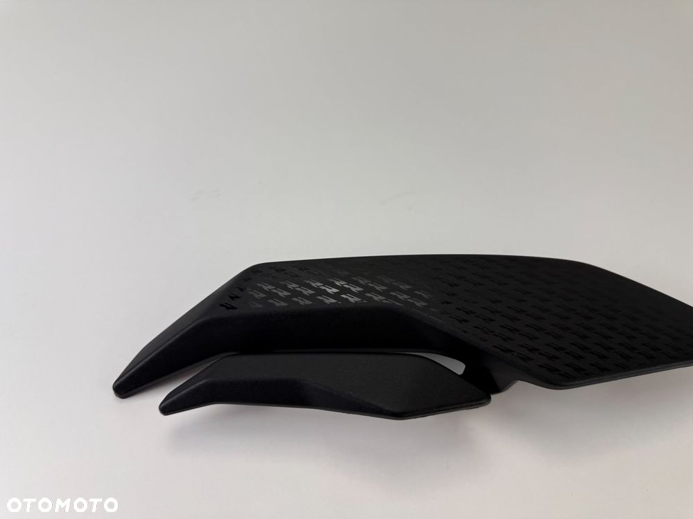 Prawa wewnętrzna osłona ramy BMW S1000RR K67 2019+ - 6