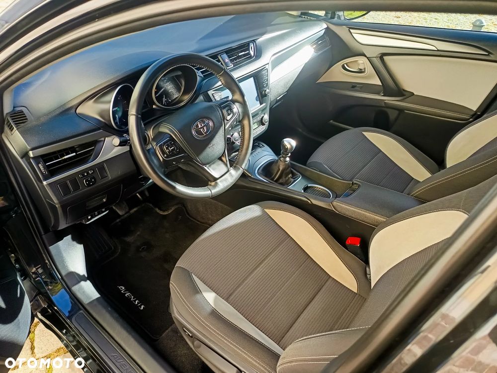 Toyota Avensis 1.8 Premium - 8