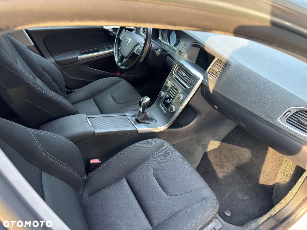 Volvo V60 D4 Drive-E Kinetic - 19