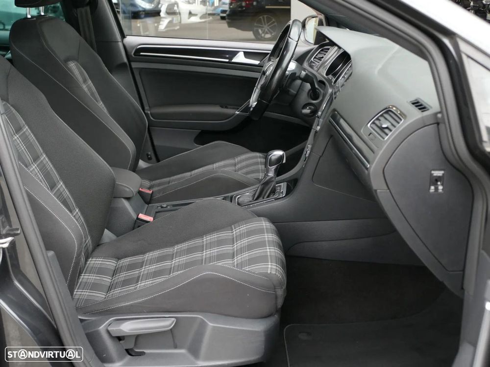 VW Golf Variant 2.0 TDi GTD DSG - 33