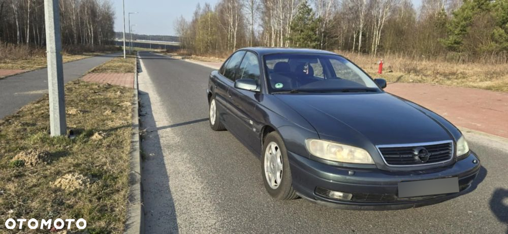 Opel Omega 2.6 Elegance - 2