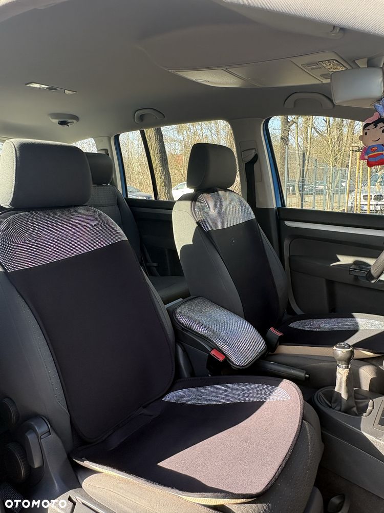 Volkswagen Touran - 6
