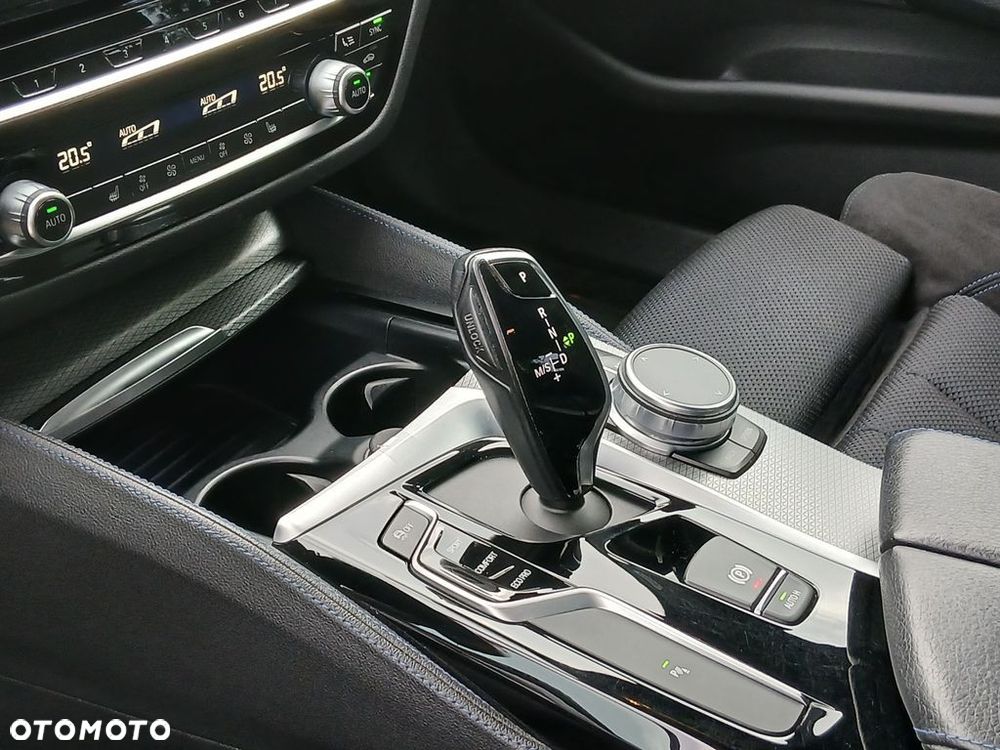 BMW Seria 5 520d M Sport sport - 16