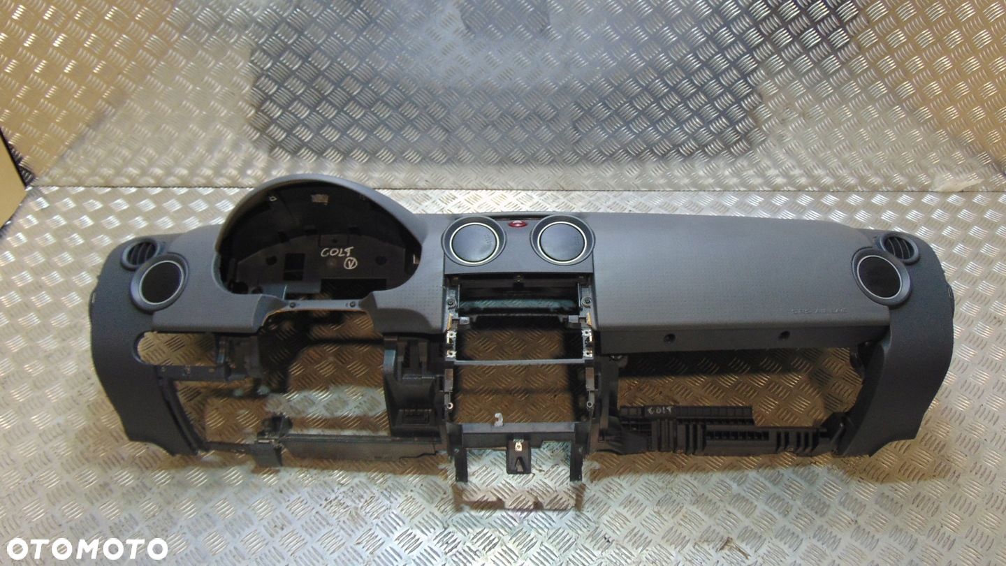 DESKA ROZDZIELCZA KONSOLA MITSUBISHI COLT VI CZ - 1