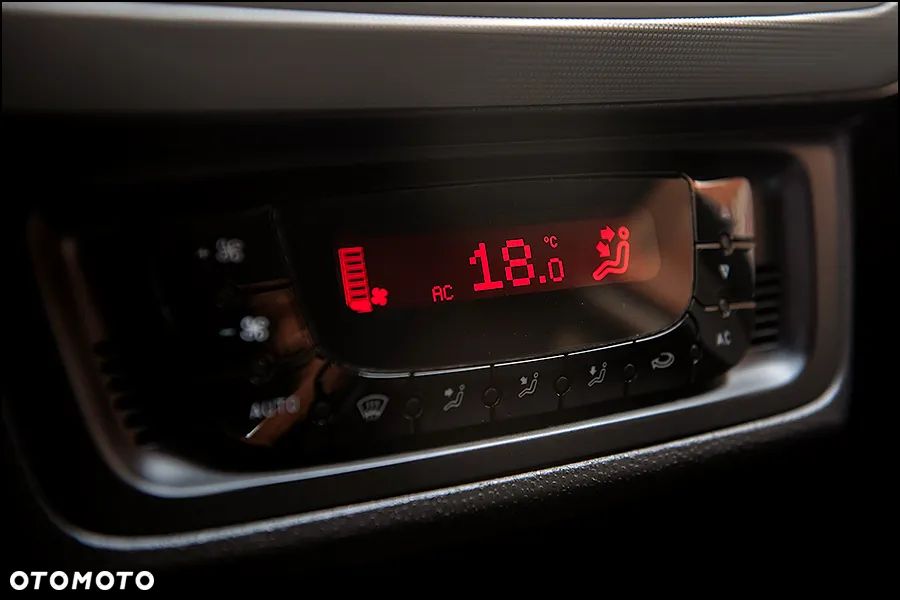 Seat Ibiza SC 1.4 16V Sport - 24