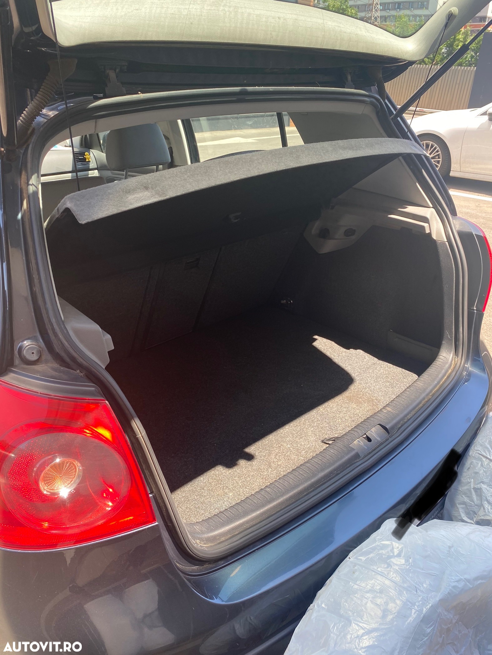 Volkswagen Golf 2.0 FSI Comfortline - 13