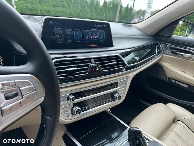 BMW Seria 7 740d xDrive - 12