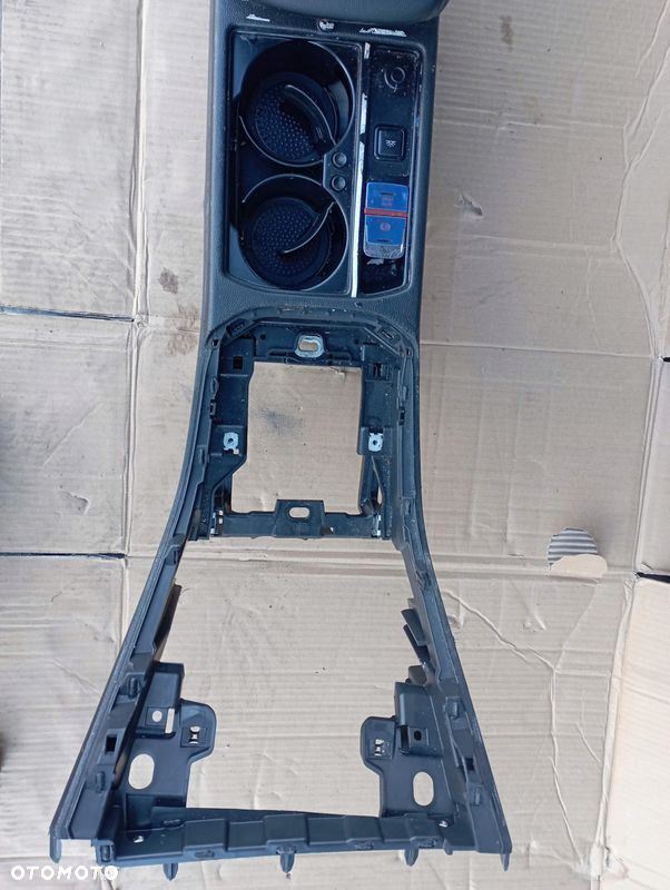 VW TOURAN 5TA III 3 TUNEL ŚRODKOWY PODŁOKIETNIK - 3