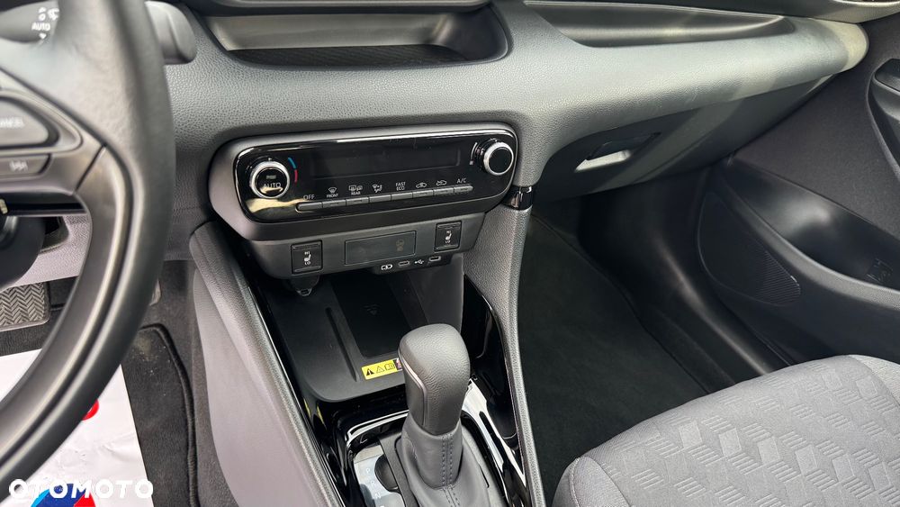 Toyota Yaris Hybrid 1.5 Style - 30