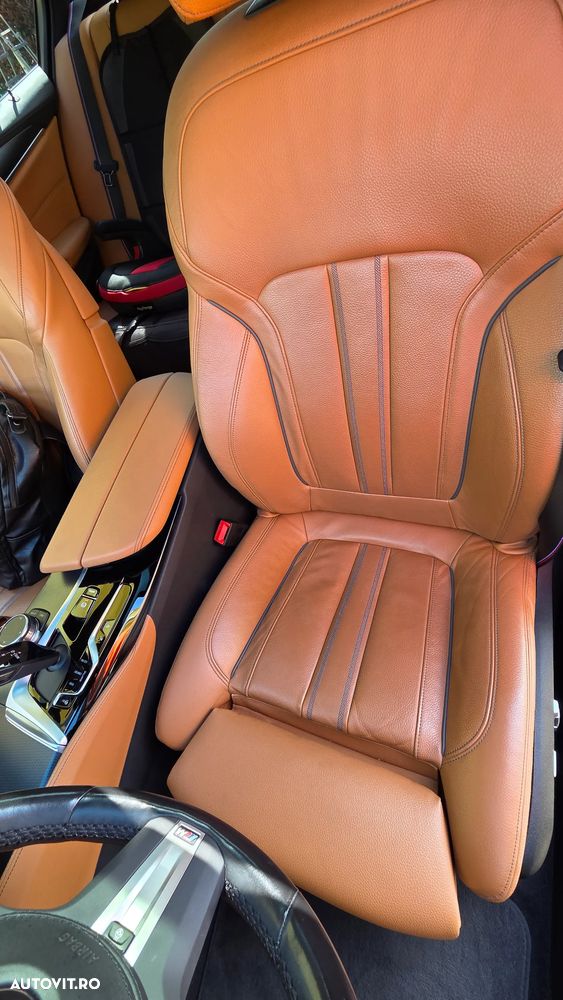 BMW Seria 5 550i xDrive - 13