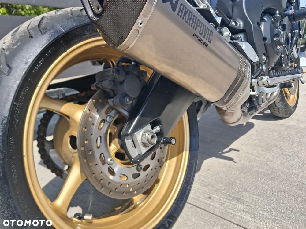 Yamaha FZ8 - 8
