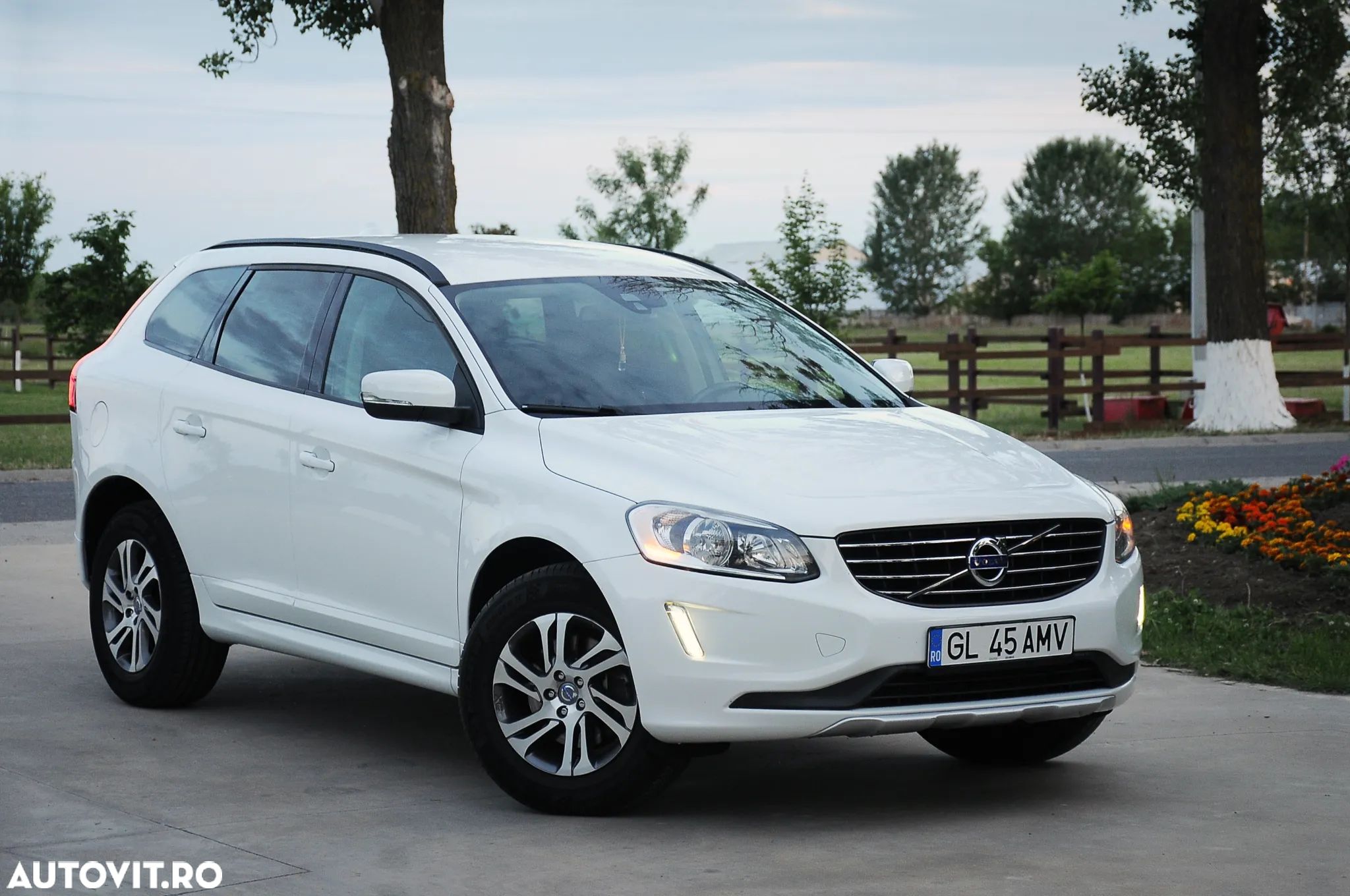 Volvo XC 60 D3 Kinetic - 1