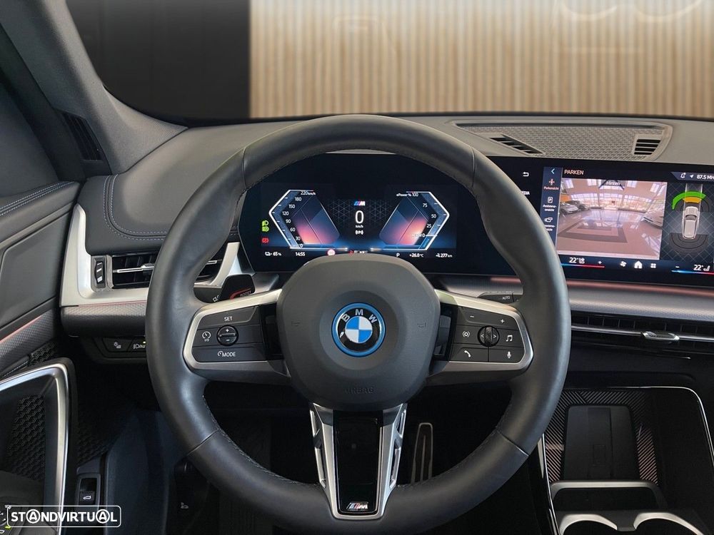 BMW iX1 eDrive20 M Sport Pack - 2