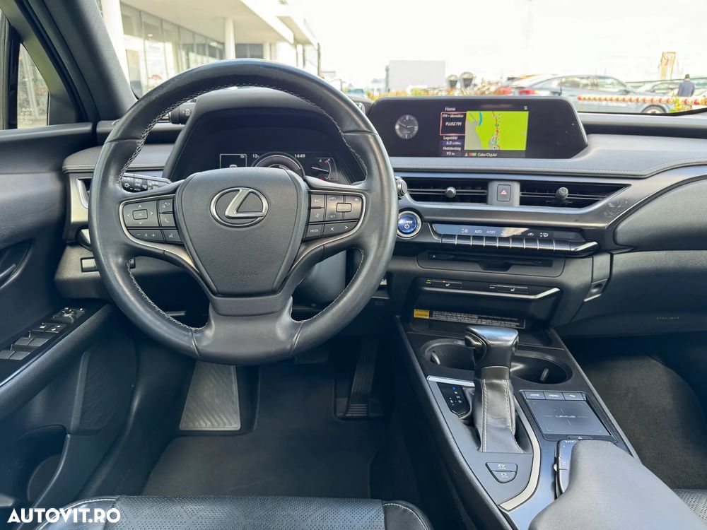 Lexus UX 250h FWD Business - 14