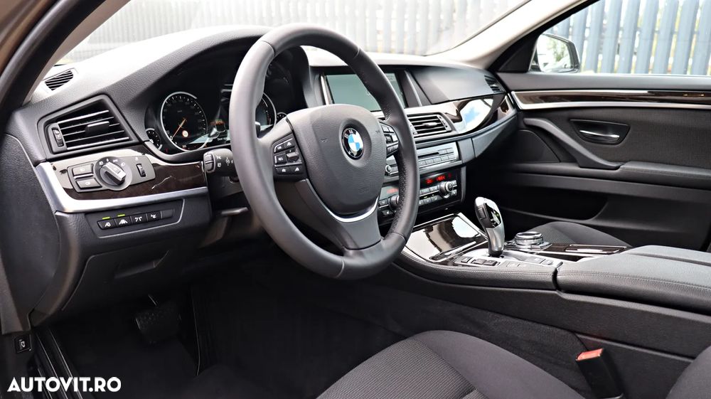 BMW Seria 5 520d - 24