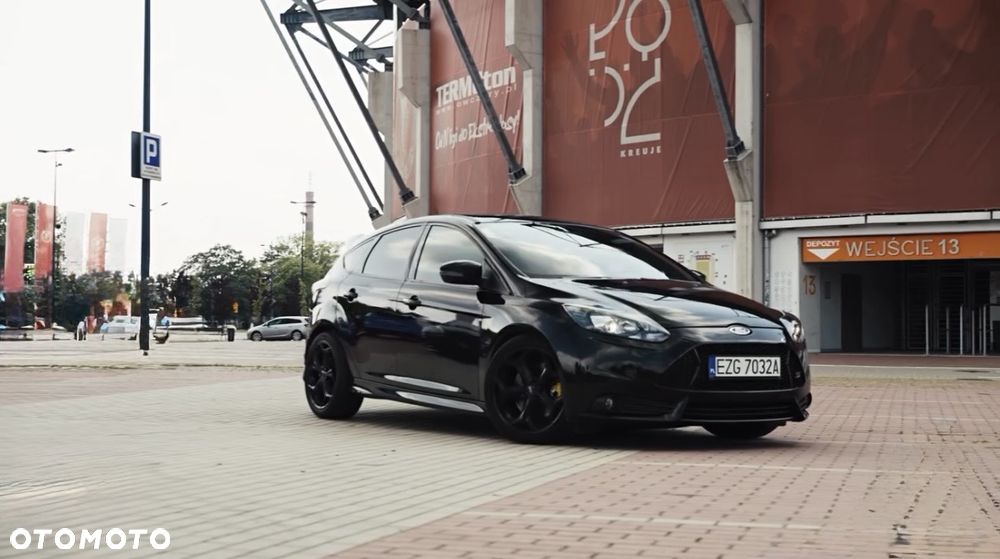 Ford Focus 2.0 EcoBoost ST-2 - 21