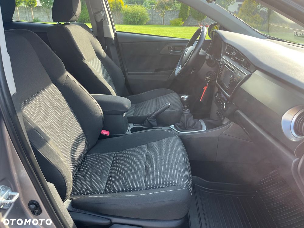 Toyota Auris 1.6 Valvematic Executive - 35