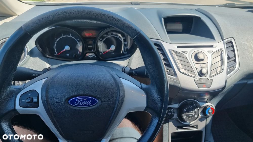 Ford Fiesta - 17