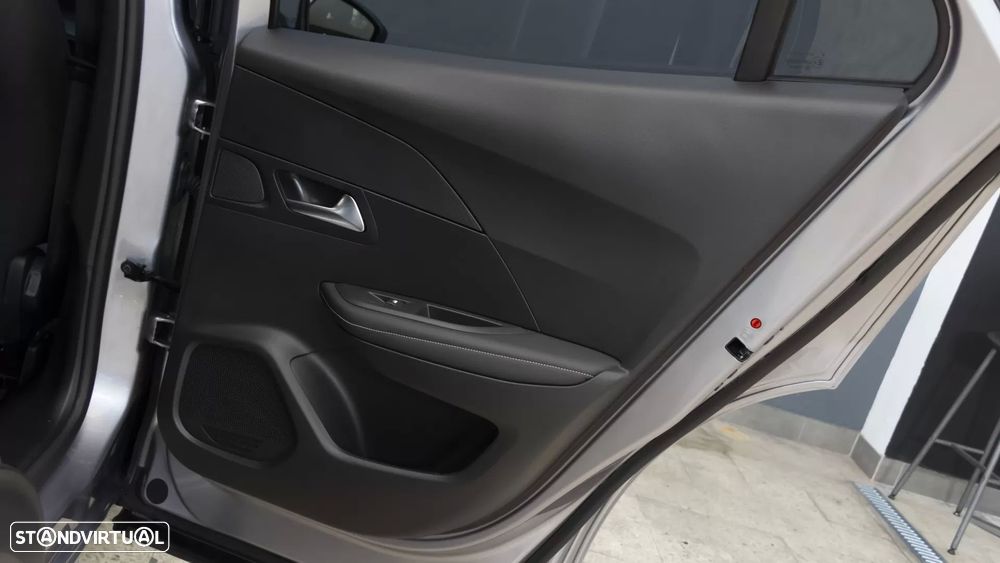 Peugeot 2008 1.2 Hybrid Allure e-DCS6 - 9