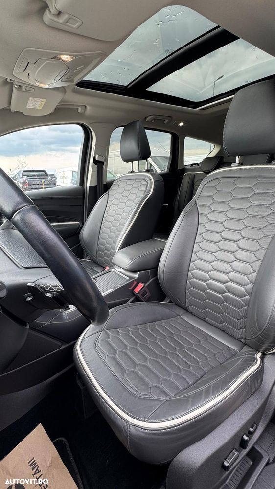 Ford Kuga 2.0 TDCi 4WD Powershift Vignale - 16