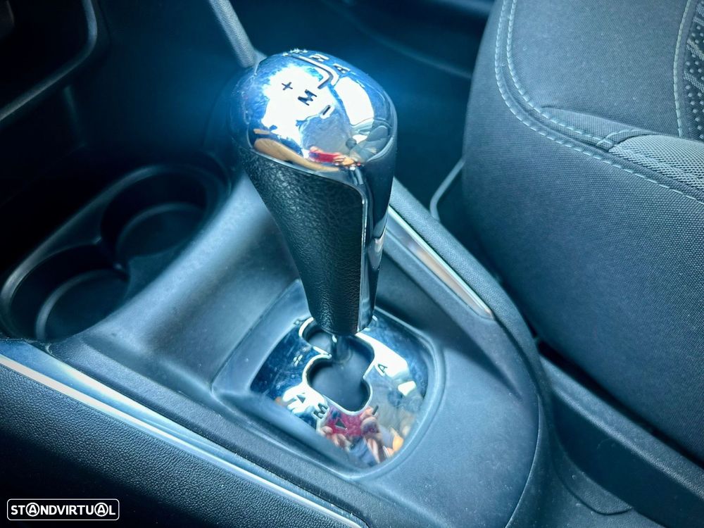 Peugeot 208 1.2 PureTech Allure EAT6 - 17