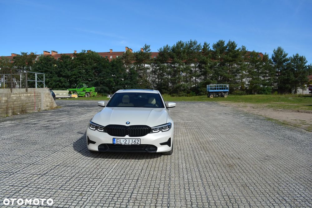 BMW Seria 3 330i xDrive Sport Line sport - 3