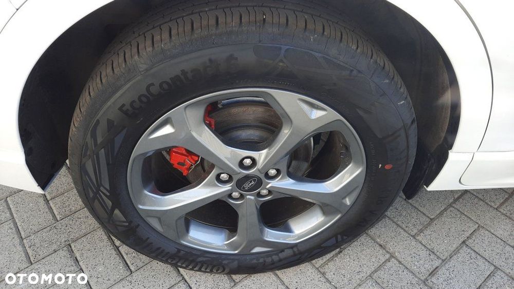 Ford Kuga - 17