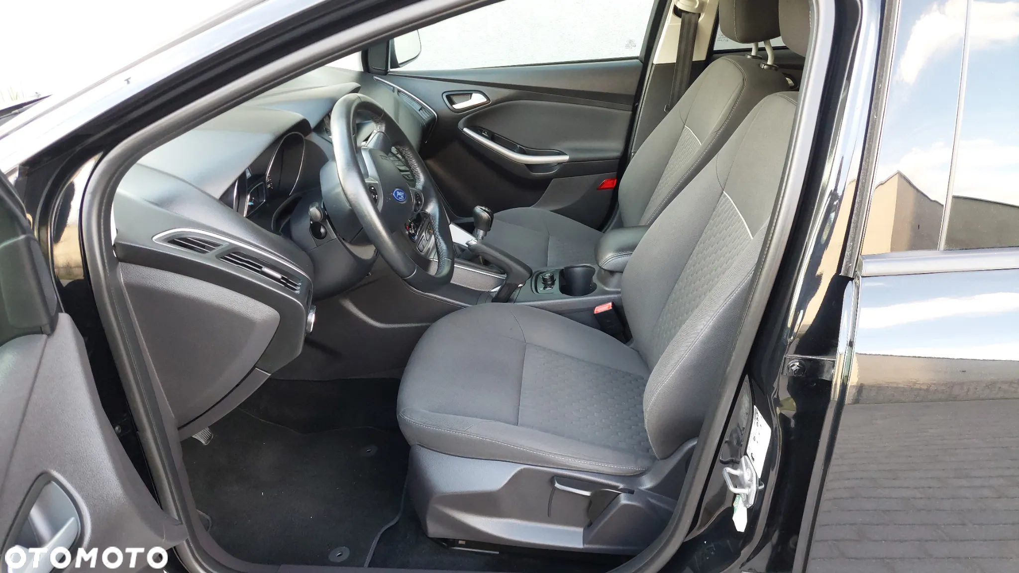 Ford Focus Turnier 2.0 TDCi DPF SYNC Edition - 17