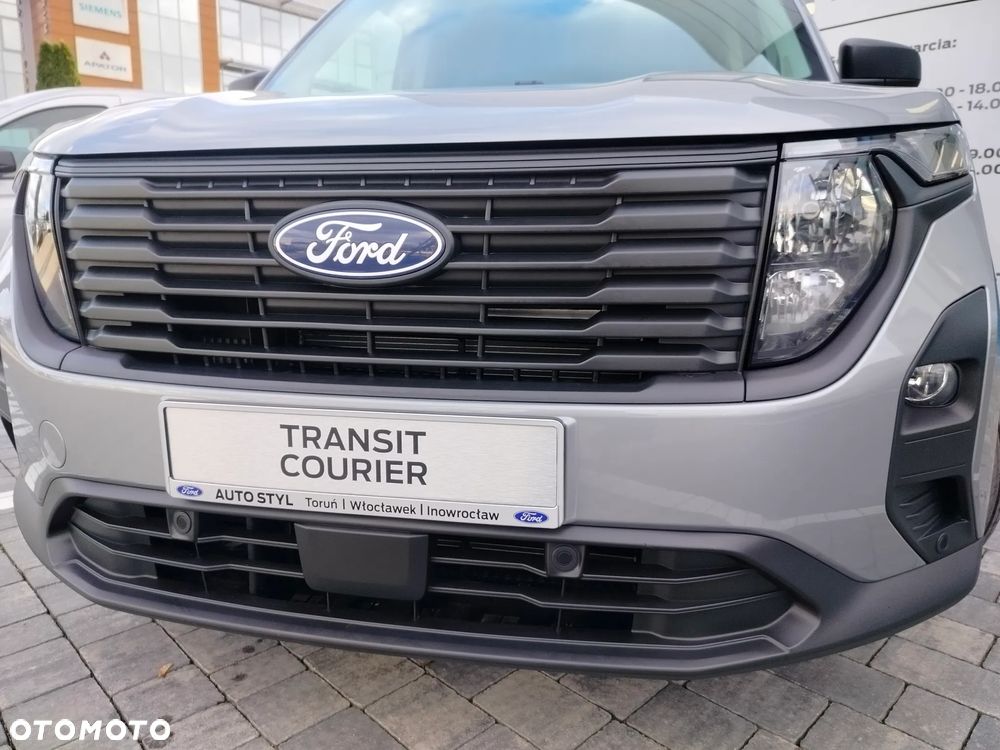 Ford Transit Courier - 23